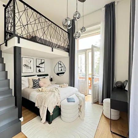 Modern High Ceiling Loft With Terrace Apartment, Prague Exterior photo
