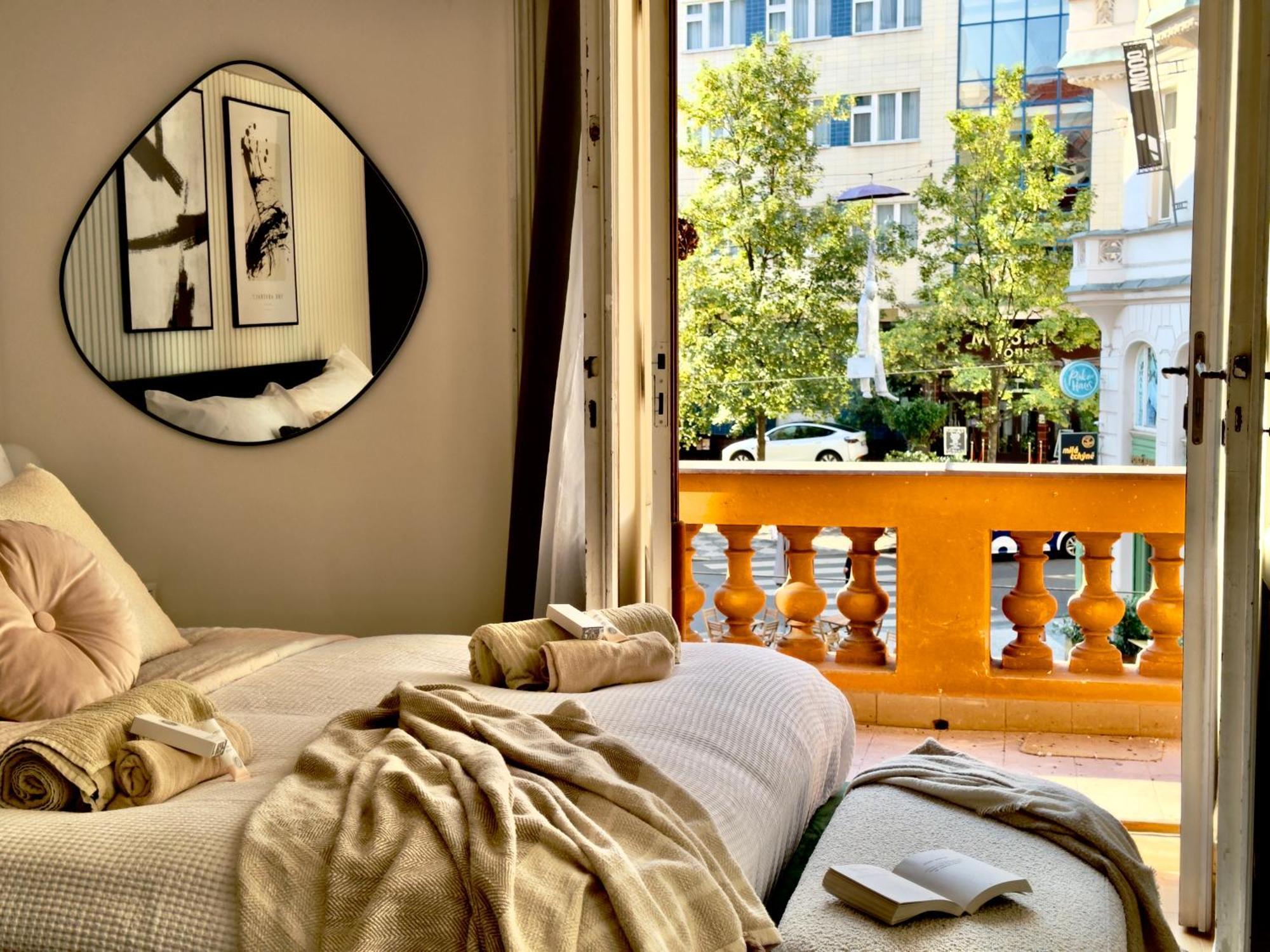 Modern High Ceiling Loft With Terrace Apartment, * Prag